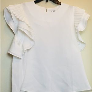 White Blouse w Ruffled sleeves